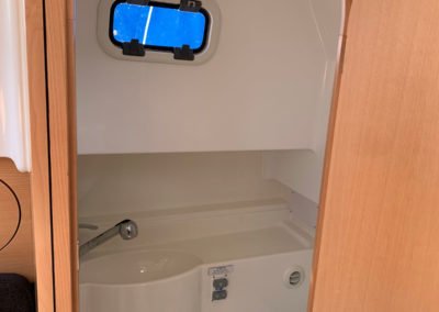 Badezimmer mit Waschtisch auf einer Delphia Nano