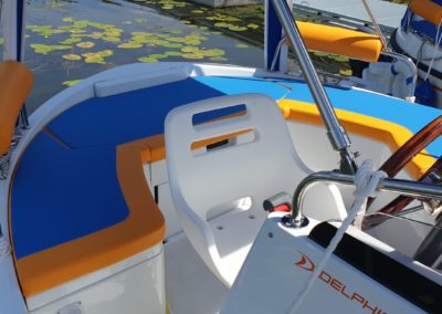 Cockpit der Delphia Nano Motoryacht